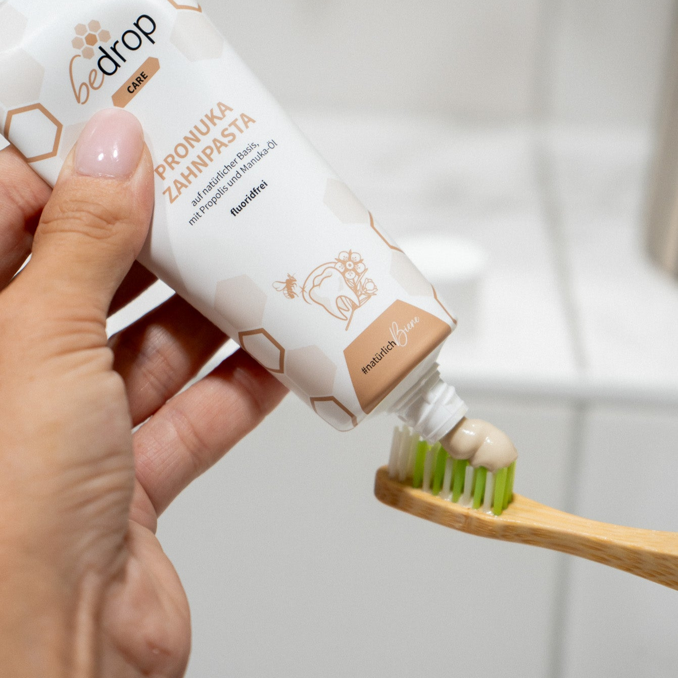 Zahnpasta, natürliche Zahncreme mit Propolis & Manuka-Öl, fluoridfrei „Pronuka" - 75ml
