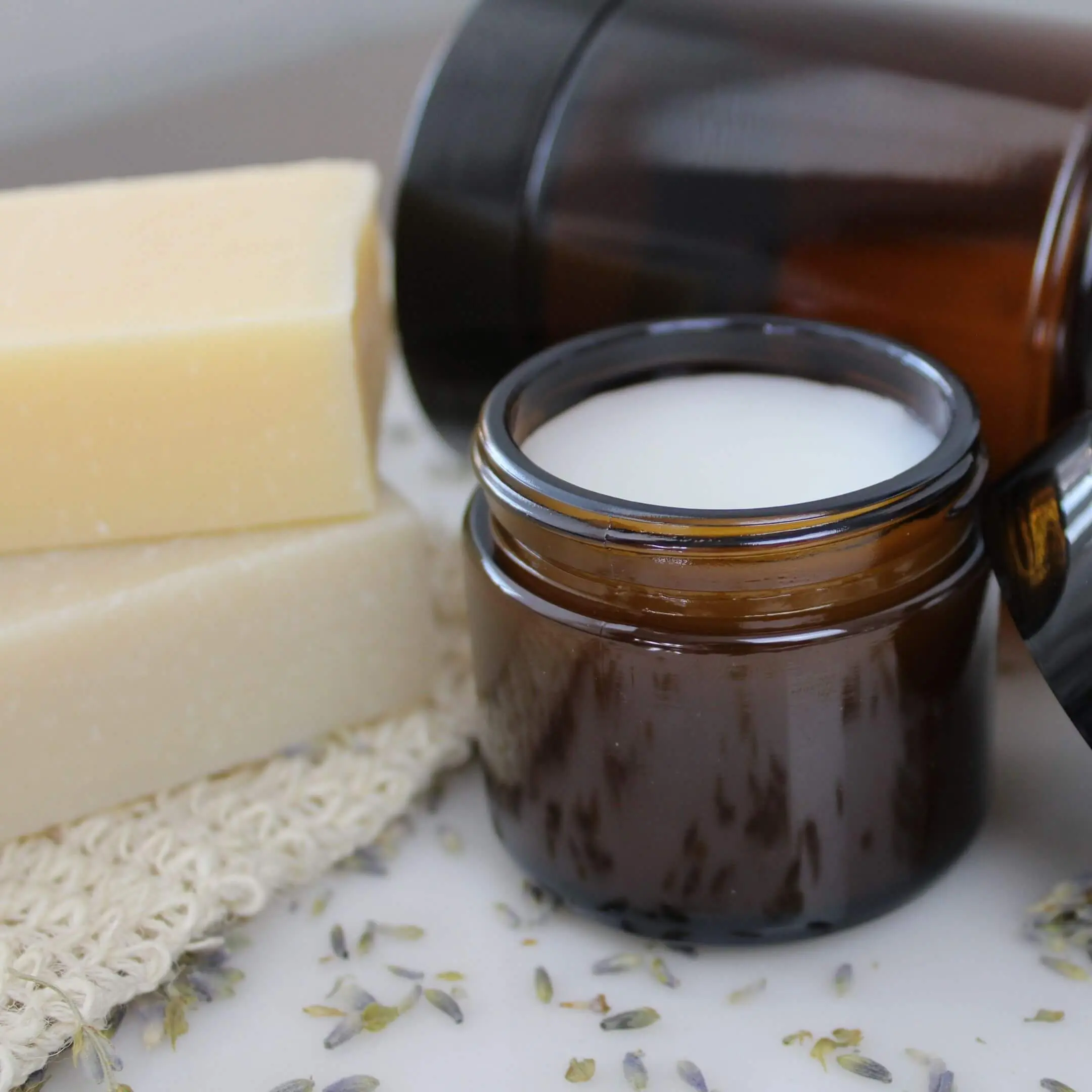 Körperlotion / Bodylotion mit Gelée Royale, Propolis, Sheabutter & Akazienhonig  - 100g