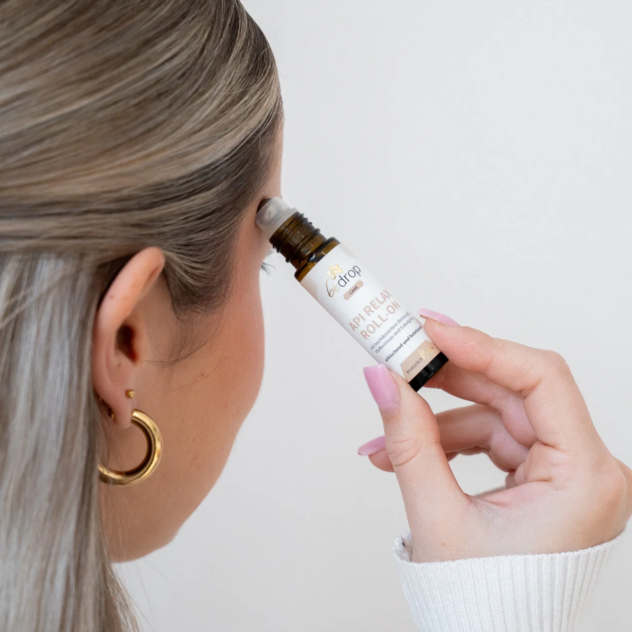 Api Relax Roll-On mit hochdosiertem Bienengift, Pfefferminze und Eukalyptus - 10ml